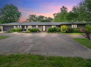 515 Barton Ave, Parsons, KS 67357
