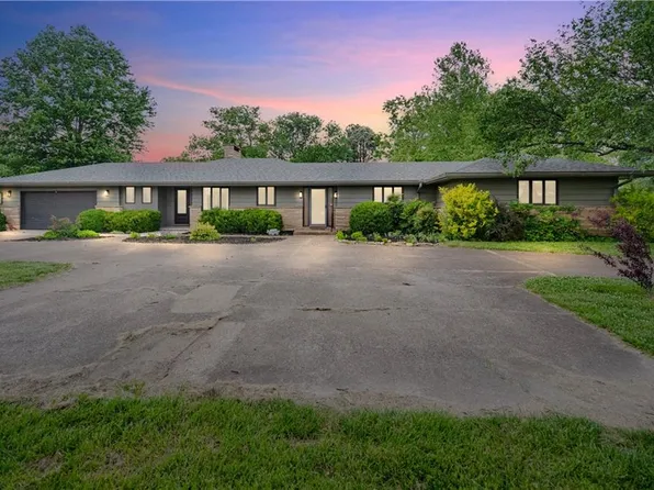 515 Barton Ave, Parsons, KS 67357