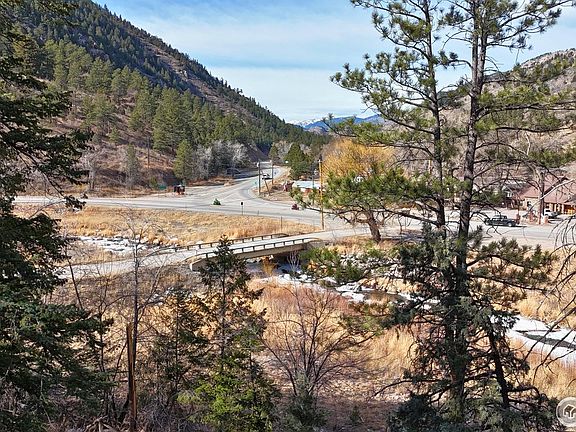 2nd image of 14 Sly Fox Rd