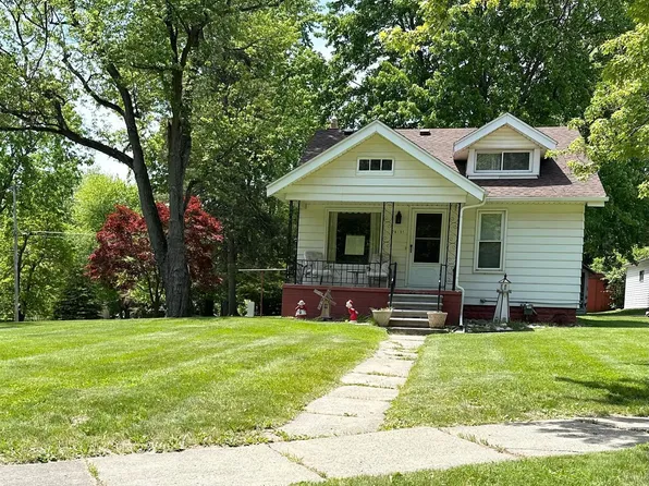 26135 Rose Hill Dr, Farmington Hills, MI 48334