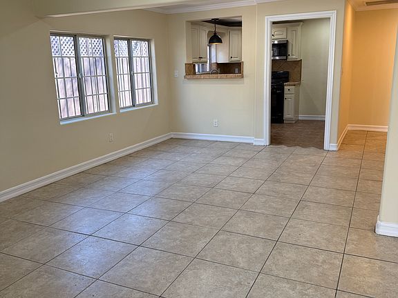 2nd image of 5726 Satsuma Ave