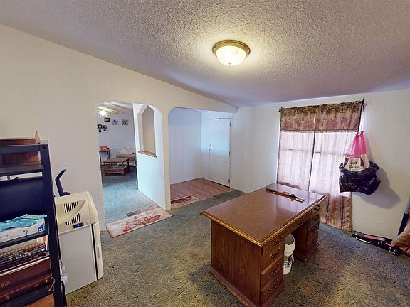 4th image of 2545 Poppy Dr NE