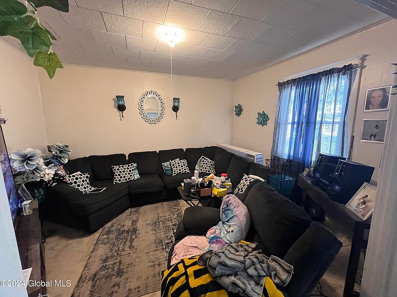 2nd image of 87 Glen Avenue