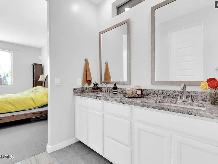 327 W Tamarack Dr — Photo 15