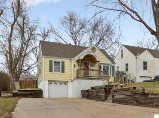 6796 Binney St, Omaha, NE 68104