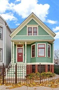 (Undisclosed Address), Chicago, IL, 60618