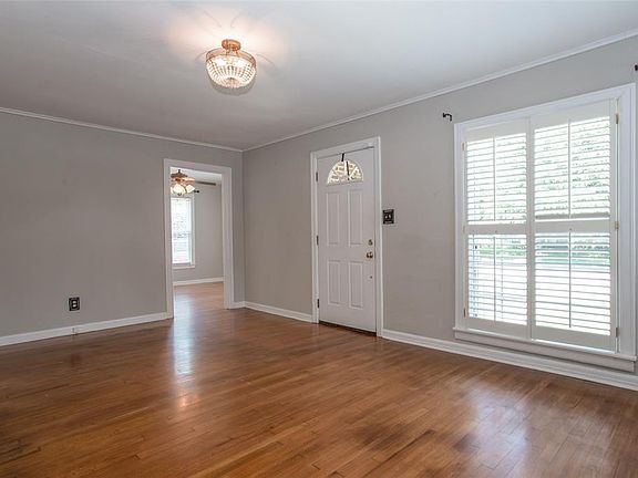 4th image of 2621 Willing Ave