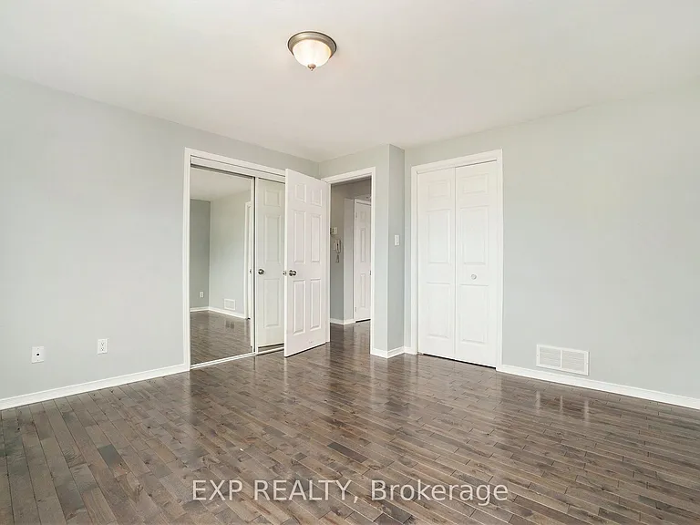 525 Russell Rd #1 — Photo 20