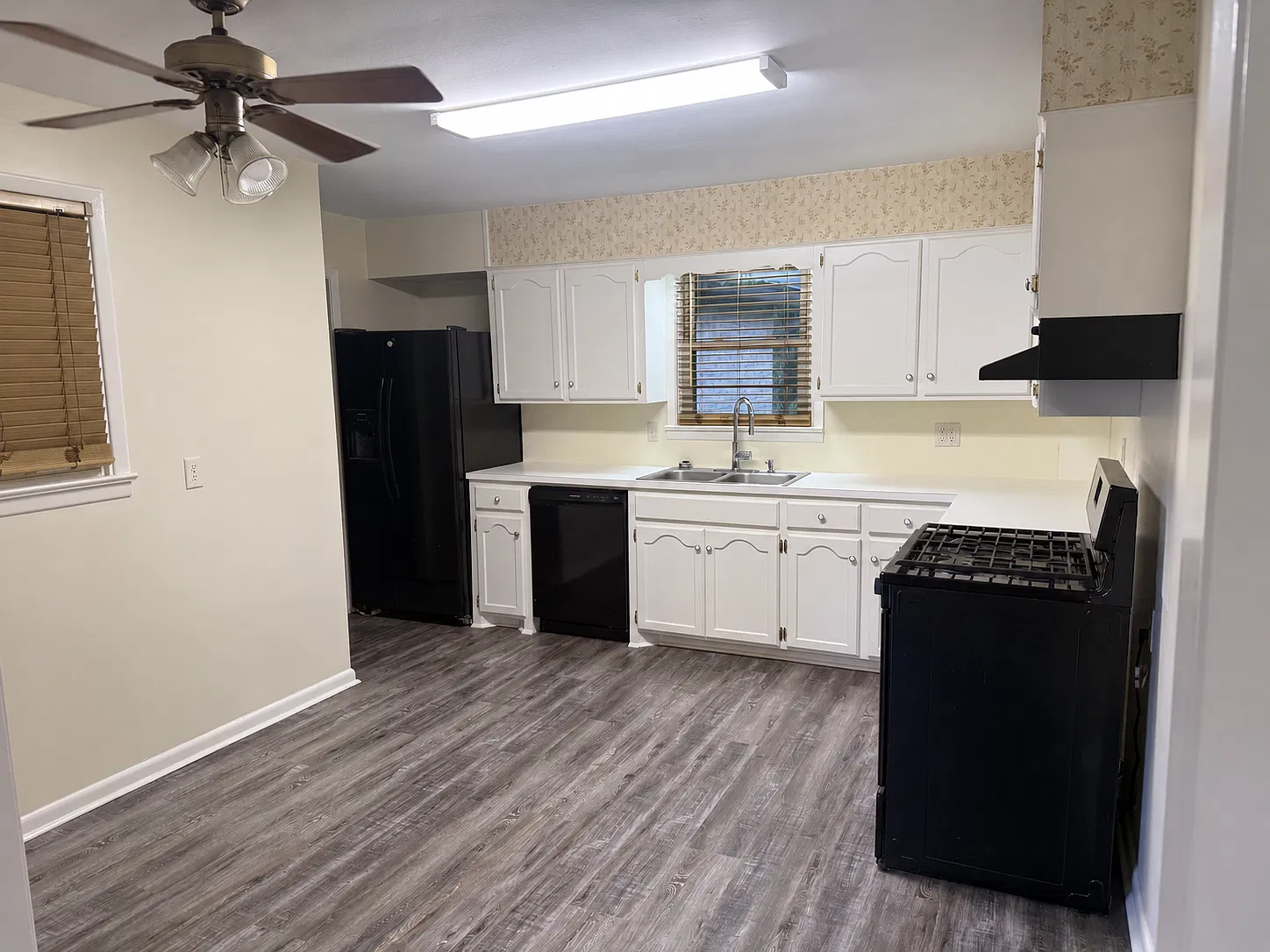 4 bed, 1654 sqft, $2,000 — Photo 4