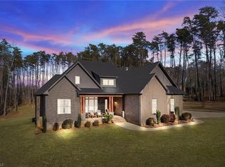 106 Beechtree Ln, King, NC 27021