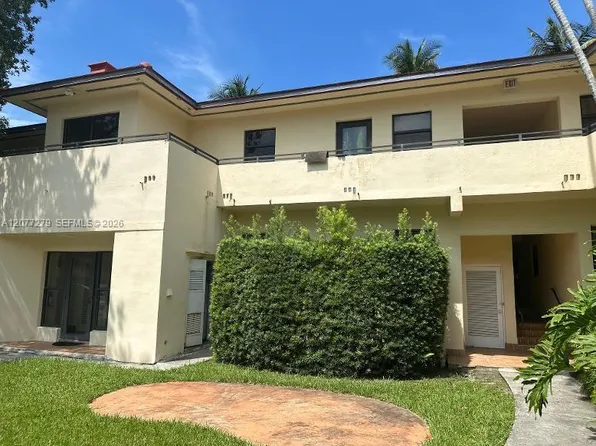 32 Camden Dr, Bal Harbour, FL