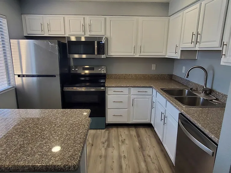 5080 Indian River Dr #400 — Photo 3
