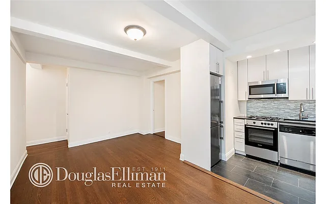 Rented by Douglas Elliman | media 23