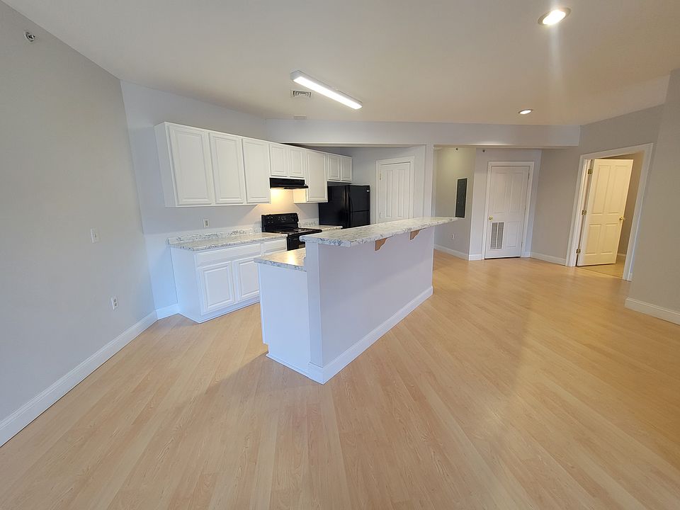 kitchen/ breakfast bar