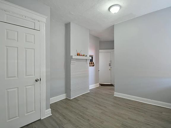 4th image of 105 Franklin St #2