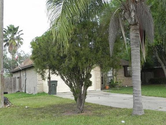 3rd image of 2001 Plantation Dr