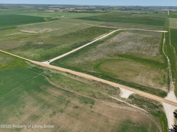 31X Street SW, Dickinson, ND 58601