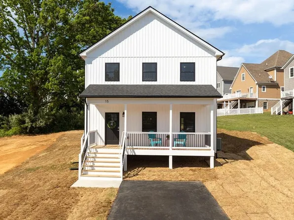 15 Topside Cres, Staunton, VA 24401