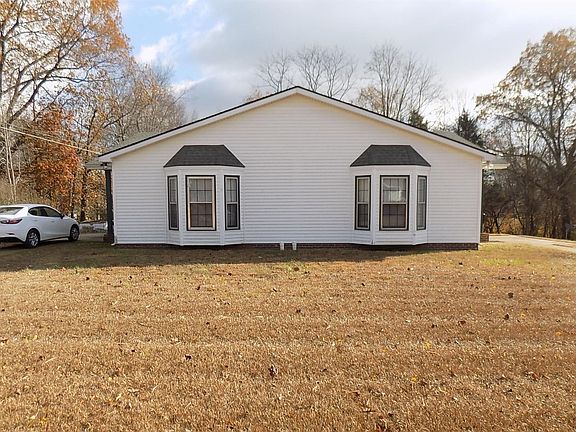 2nd image of 1489 Nichols Dr