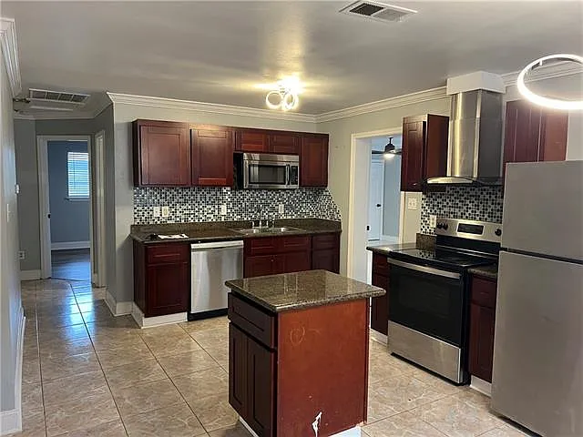 2716 Riverland Dr — Photo 5