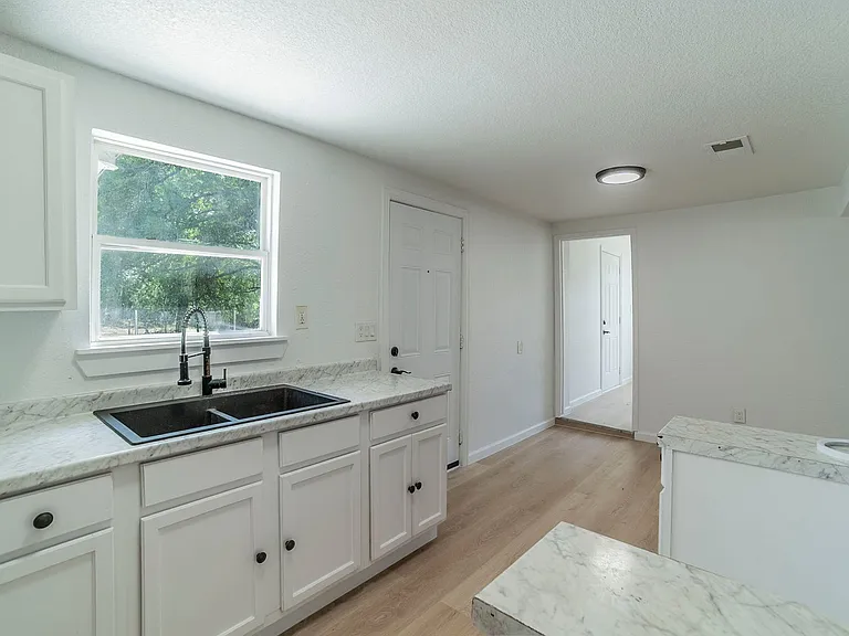 1208 Dan Gould Dr — Photo 5