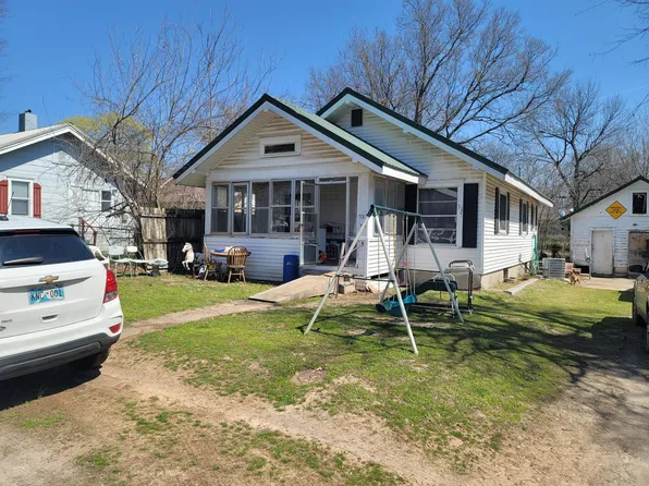 132 J St NW, Miami, OK 74354