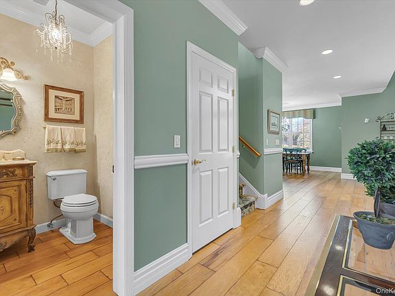 4th image of 742 Verona Drive