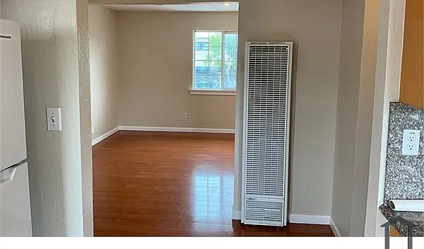 2 bed, 900 sqft, $2,350 — Photo 3