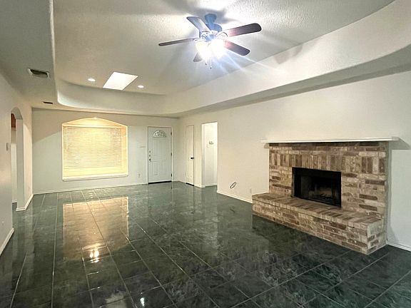 5th image of 1918 Summerwood Dr