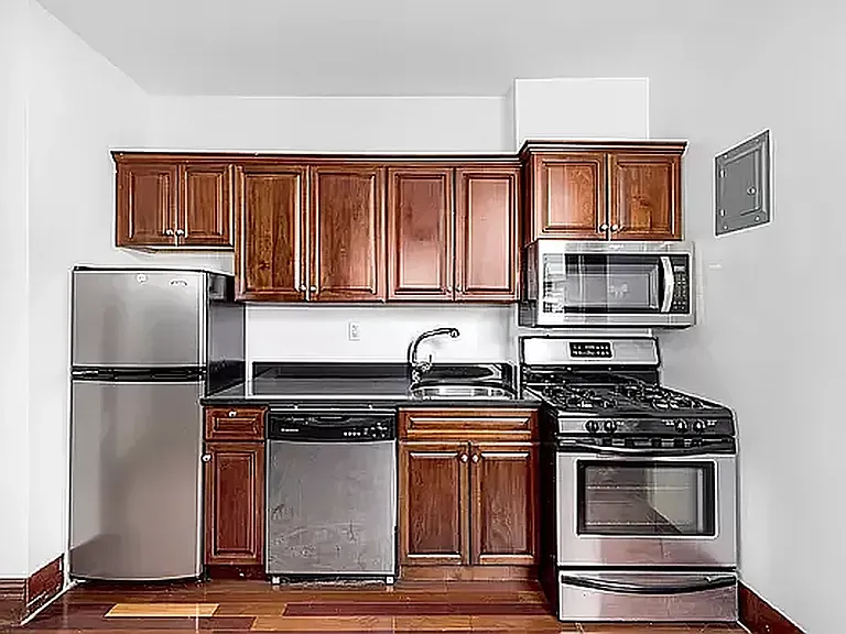 117 Mulberry St #18 — Photo 3