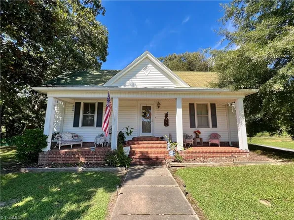 100 W Cardwell St, Madison, NC 27025