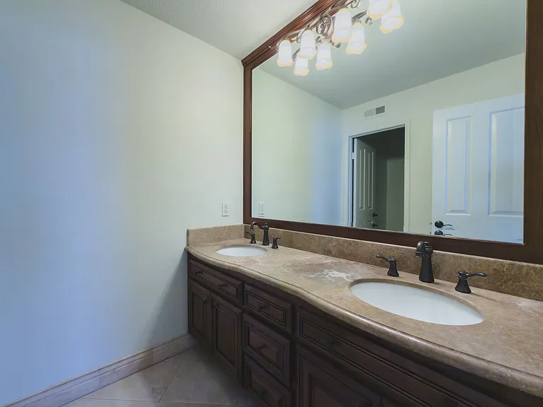 2650 Palmetto — Photo 24