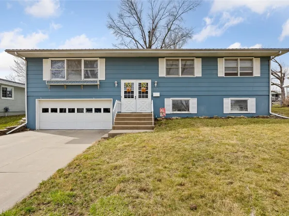 112 Leroy St NW, Cedar Rapids, IA 52405