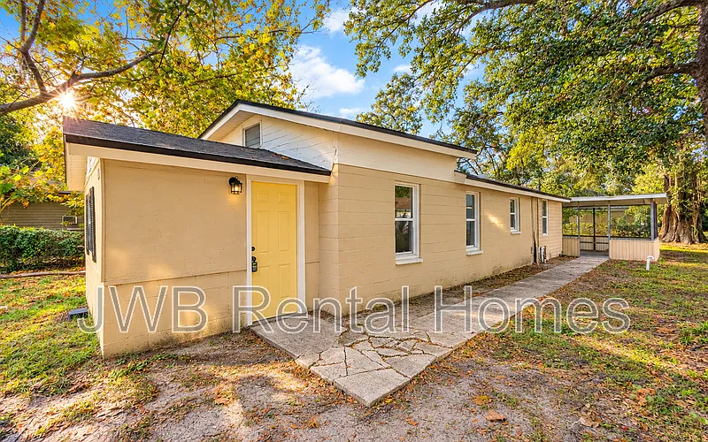 4143 Edison Ave