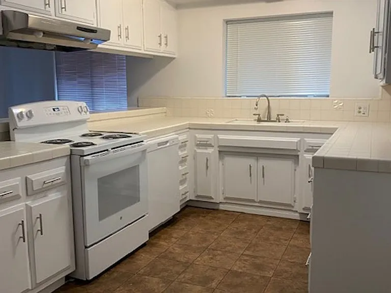 503 Fairview Ave — Photo 4