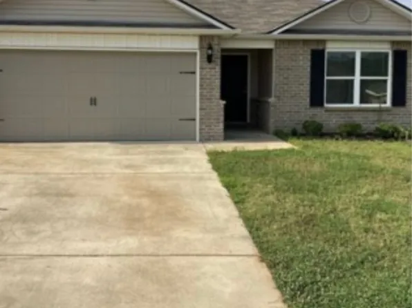 441 Woodland Trl, Pell City, AL 35125