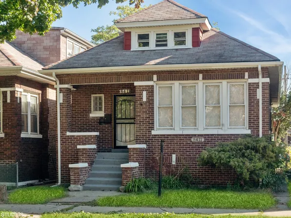 8411 S Paxton Ave, Chicago, IL 60617