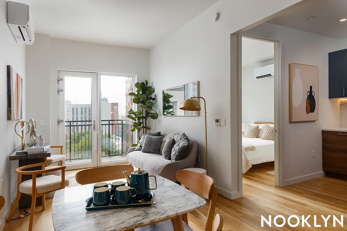 45-57 Davis Street 203
