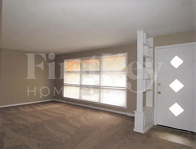 4430 Wycombe Ln — Photo 8