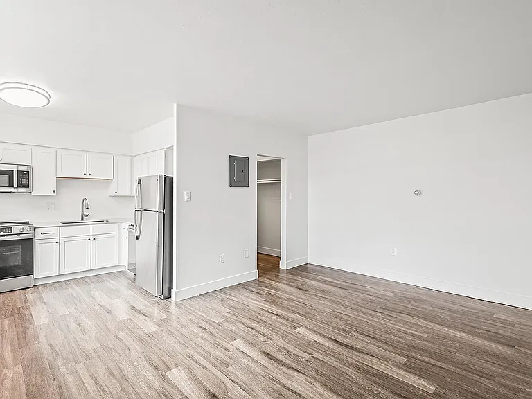 1326 Corona — Photo 30
