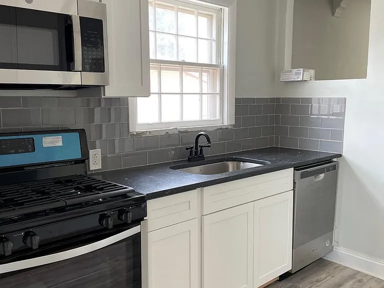 306 W Freedley St — Photo 12