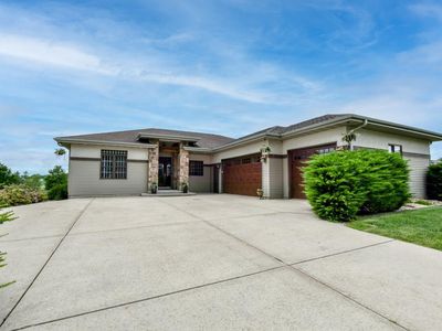 1800 Lunde Circle, Stoughton, WI, 53589