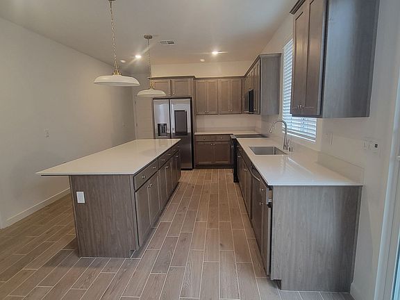 3rd image of 12568 Pensinger Rd