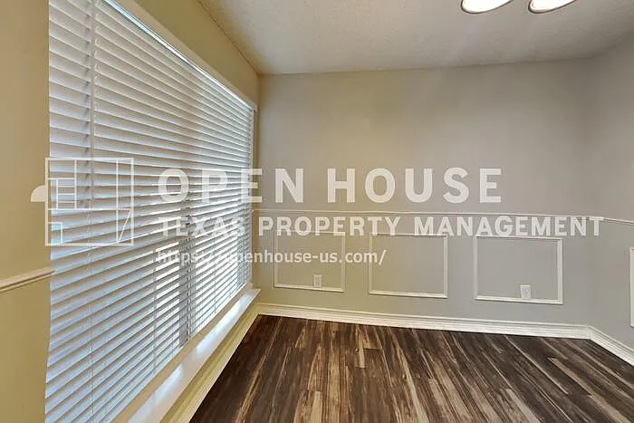 400 Valley Mills Dr — Photo 9