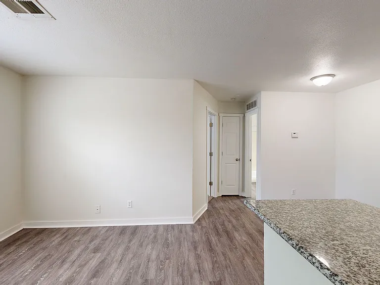 Bennett Ridge Apartments — Photo 9