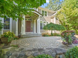 65 Summit St, Concord, MA 01742