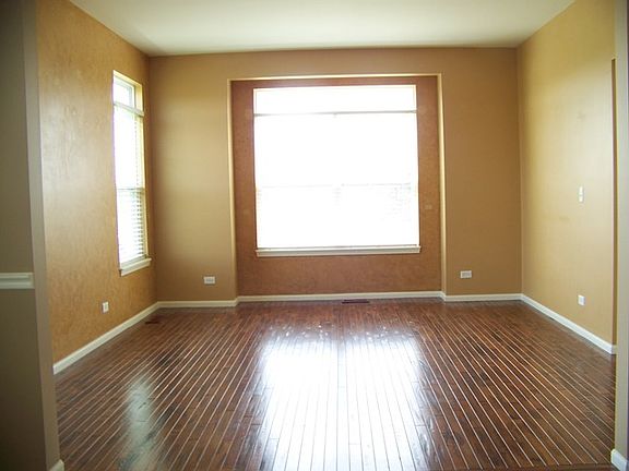 3rd image of 345 Fieldstone Dr