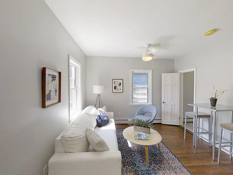 836 Canterbury St #1R — Photo 5
