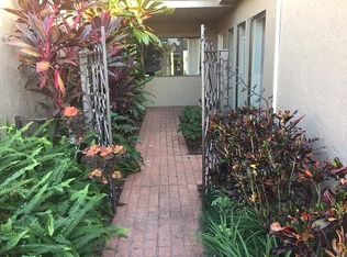 4512 Rolling Green Ln, Tampa, FL 33618