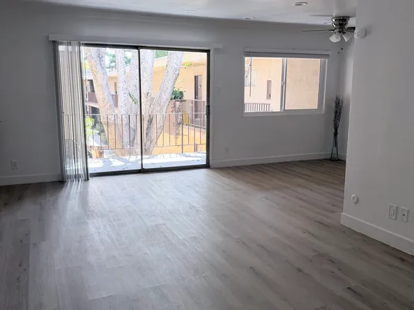 8512 Balboa Blvd #11, Northridge, CA 91325